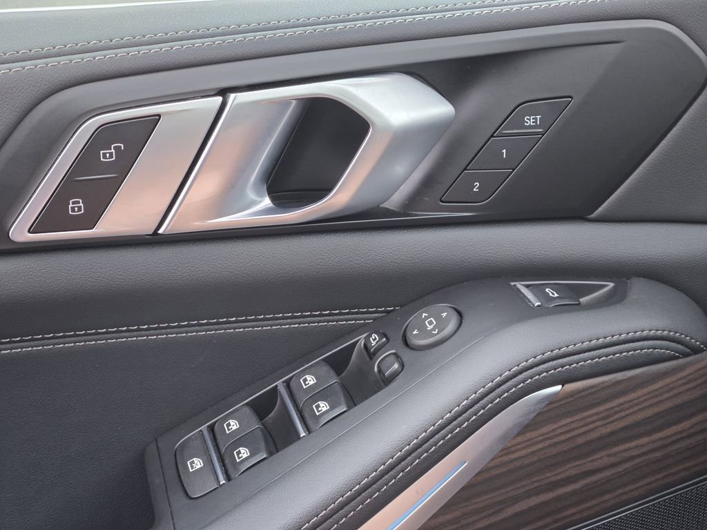 Certified 2025 BMW X5 xDrive50e w/ Parking Assistance Package image 23