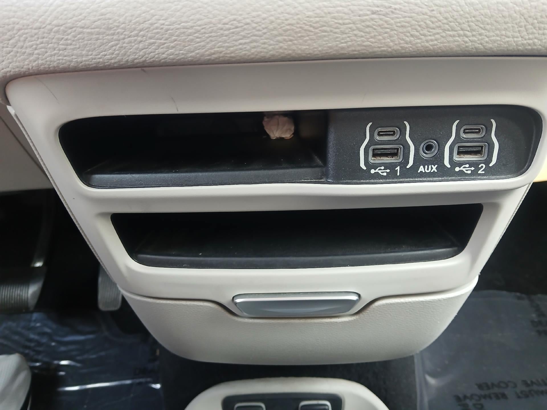 Used 2021 Chrysler Pacifica Touring-L w/ Premium & Safety Sphere Group FWD image 40