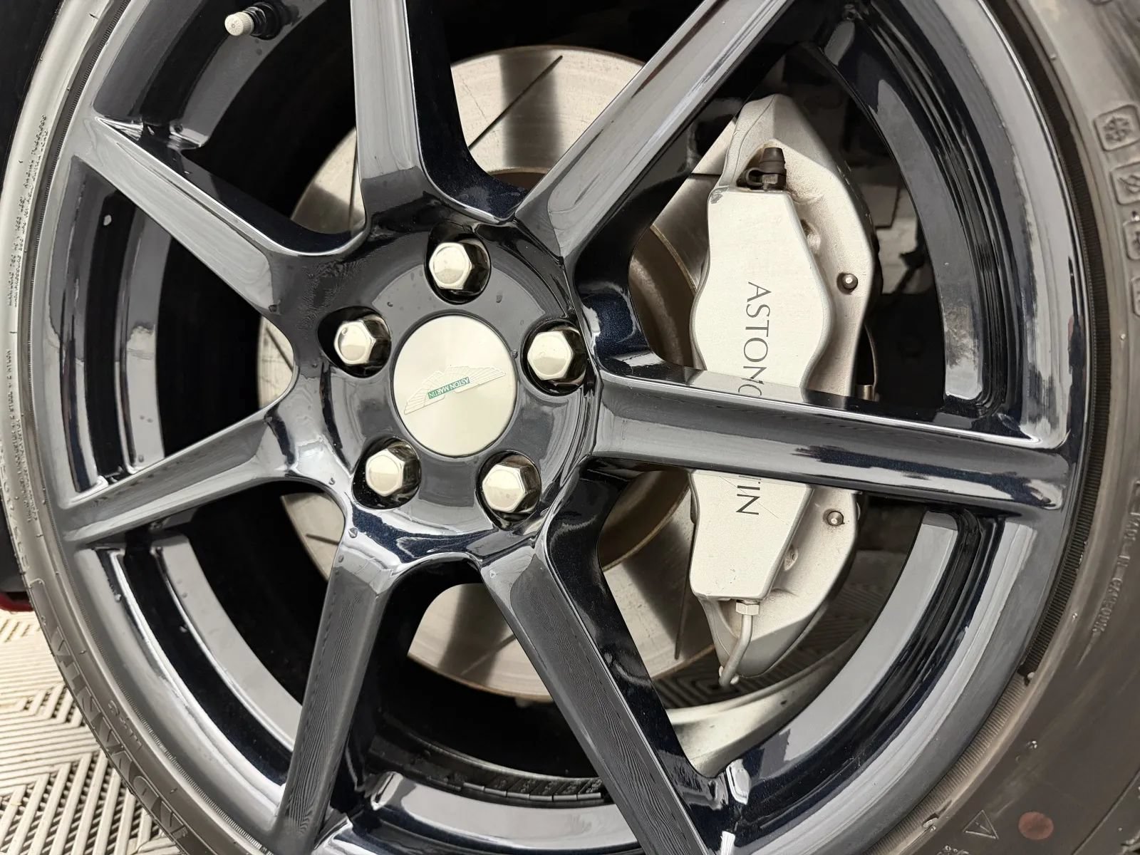 Used 2007 Aston Martin V8 Vantage Coupe RWD image 5