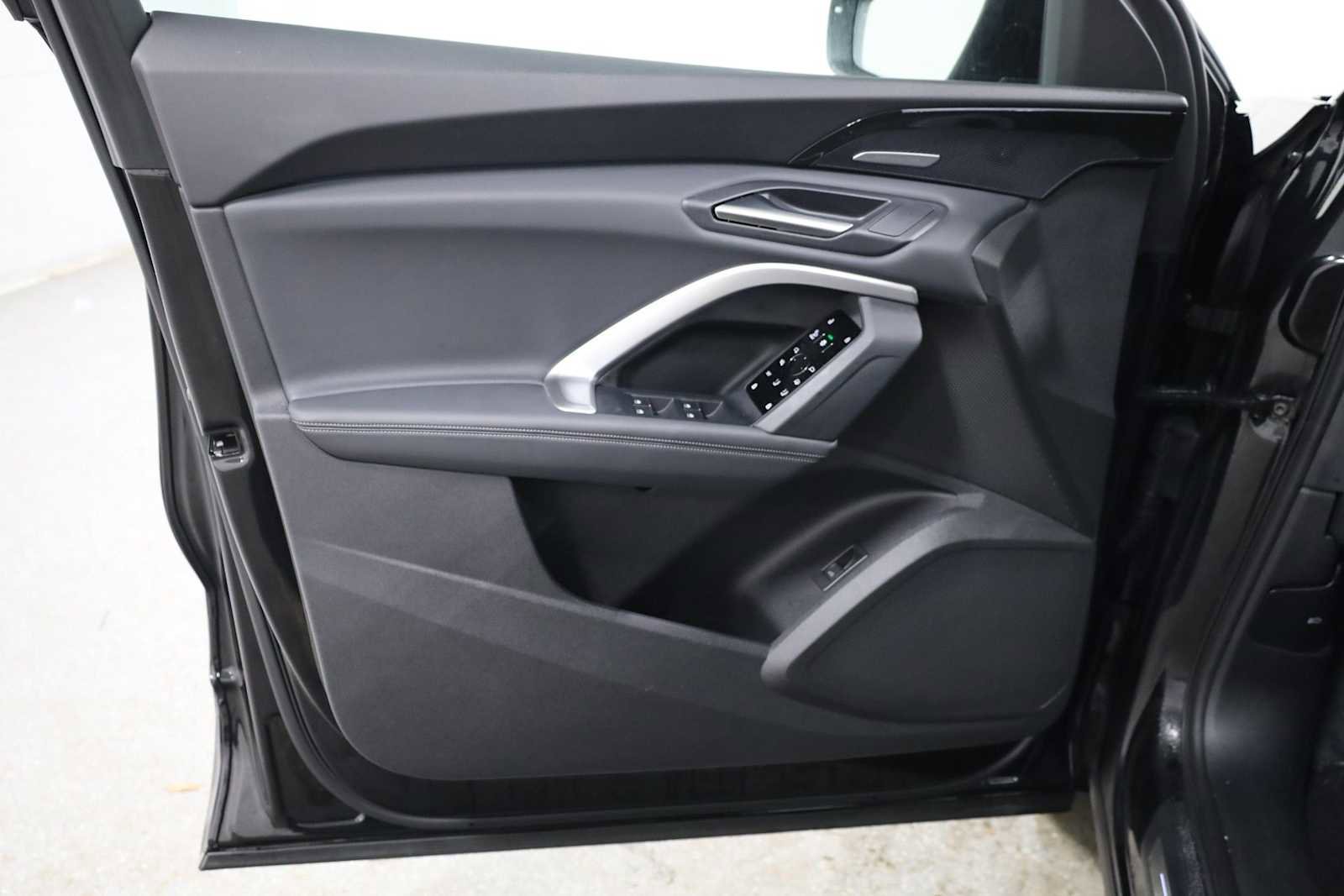 Certified 2025 Audi Q5 Premium Plus w/ Premium Plus image 16