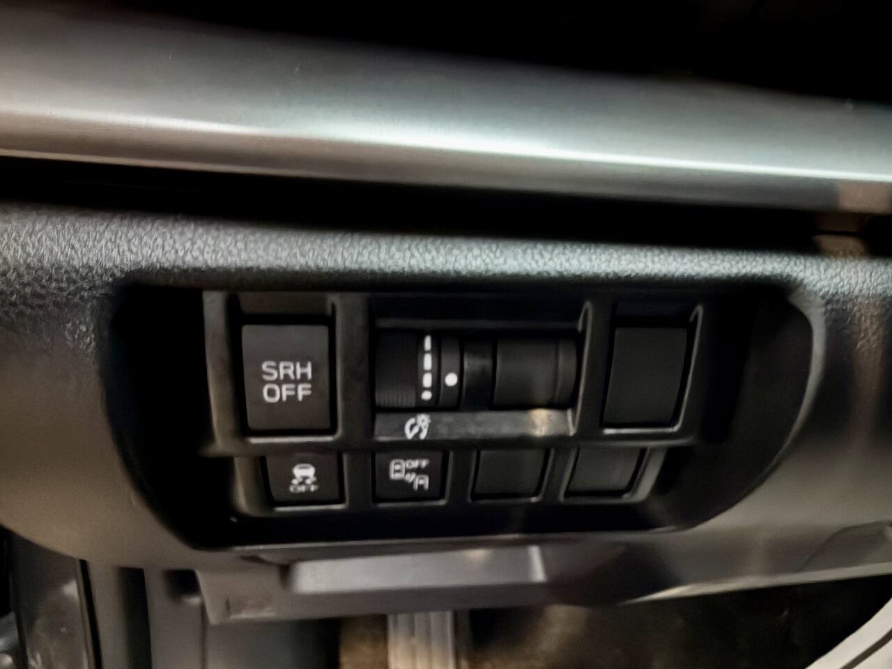Used 2018 Subaru Impreza 2.0i Limited AWD/4WD image 32