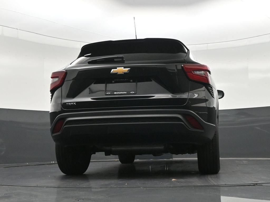 Used 2024 Chevrolet Trax LS FWD image 26