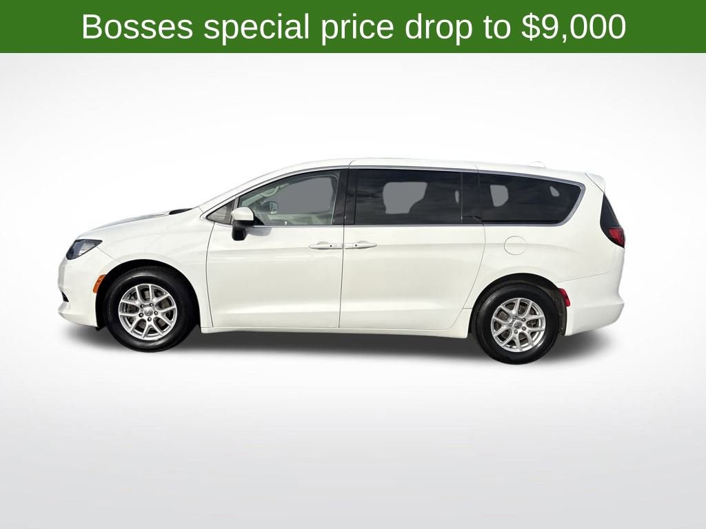 Used 2017 Chrysler Pacifica Touring video 2