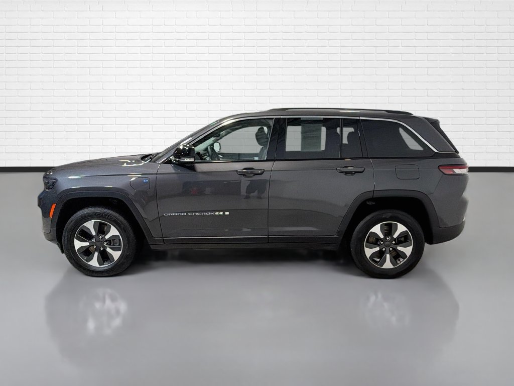 Used 2023 Jeep Grand Cherokee 4WD 4xe image 6