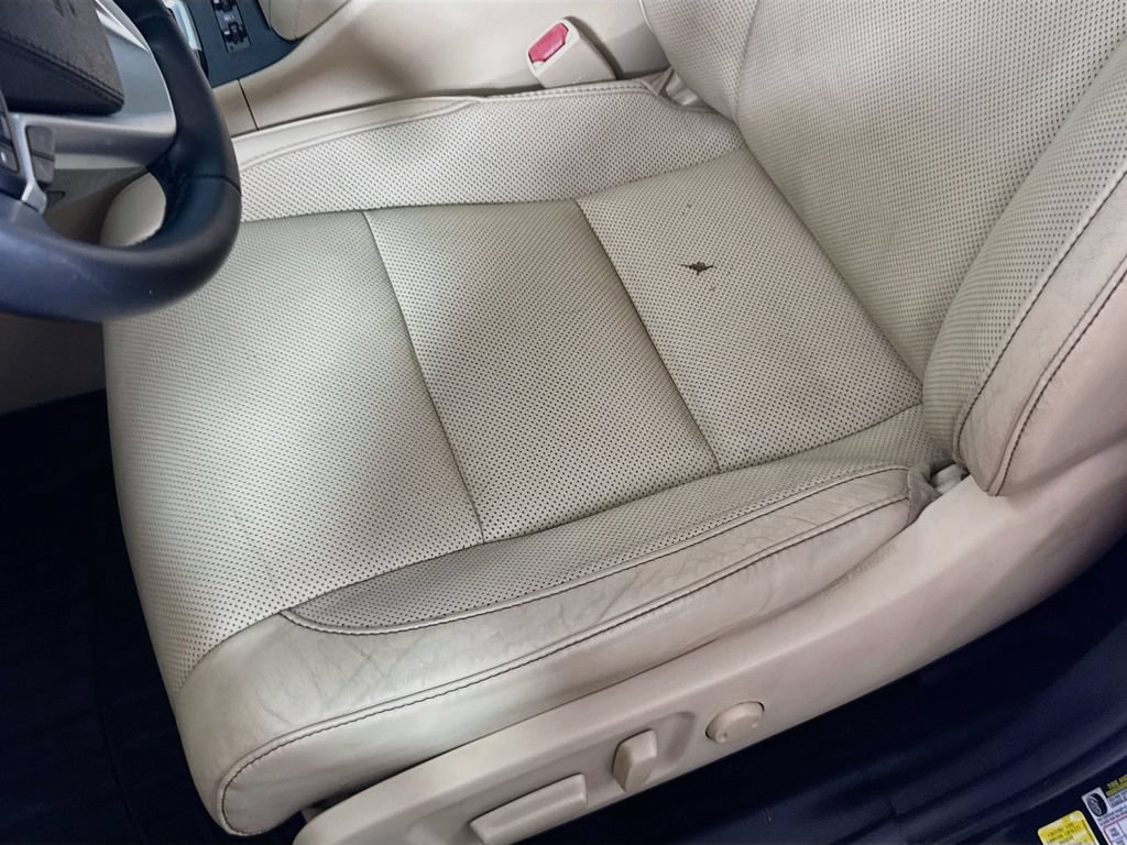 Certified 2019 Toyota Highlander Limited AWD/4WD image 18