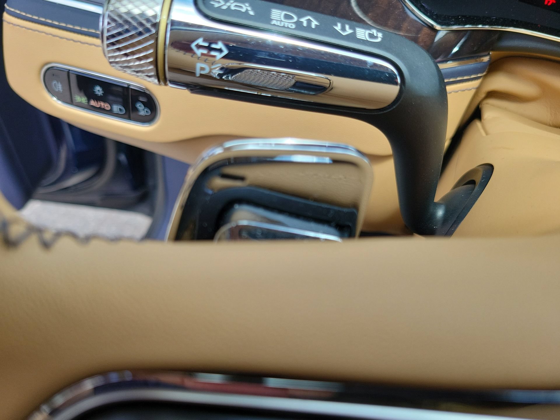 Used 2025 Bentley Flying Spur Plug-In Hybrid AWD/4WD image 62
