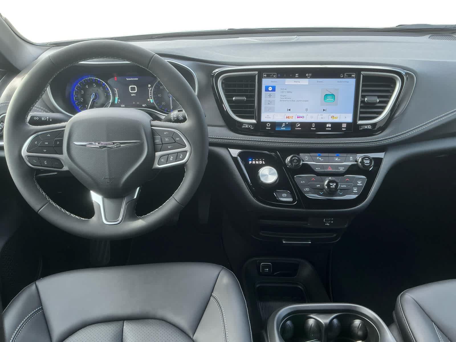 New 2026 Chrysler Pacifica Select FWD image 11