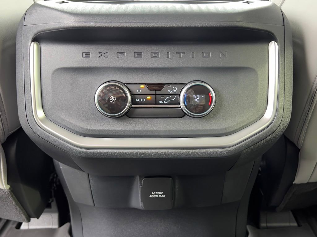 New 2026 Ford Expedition Active image 15