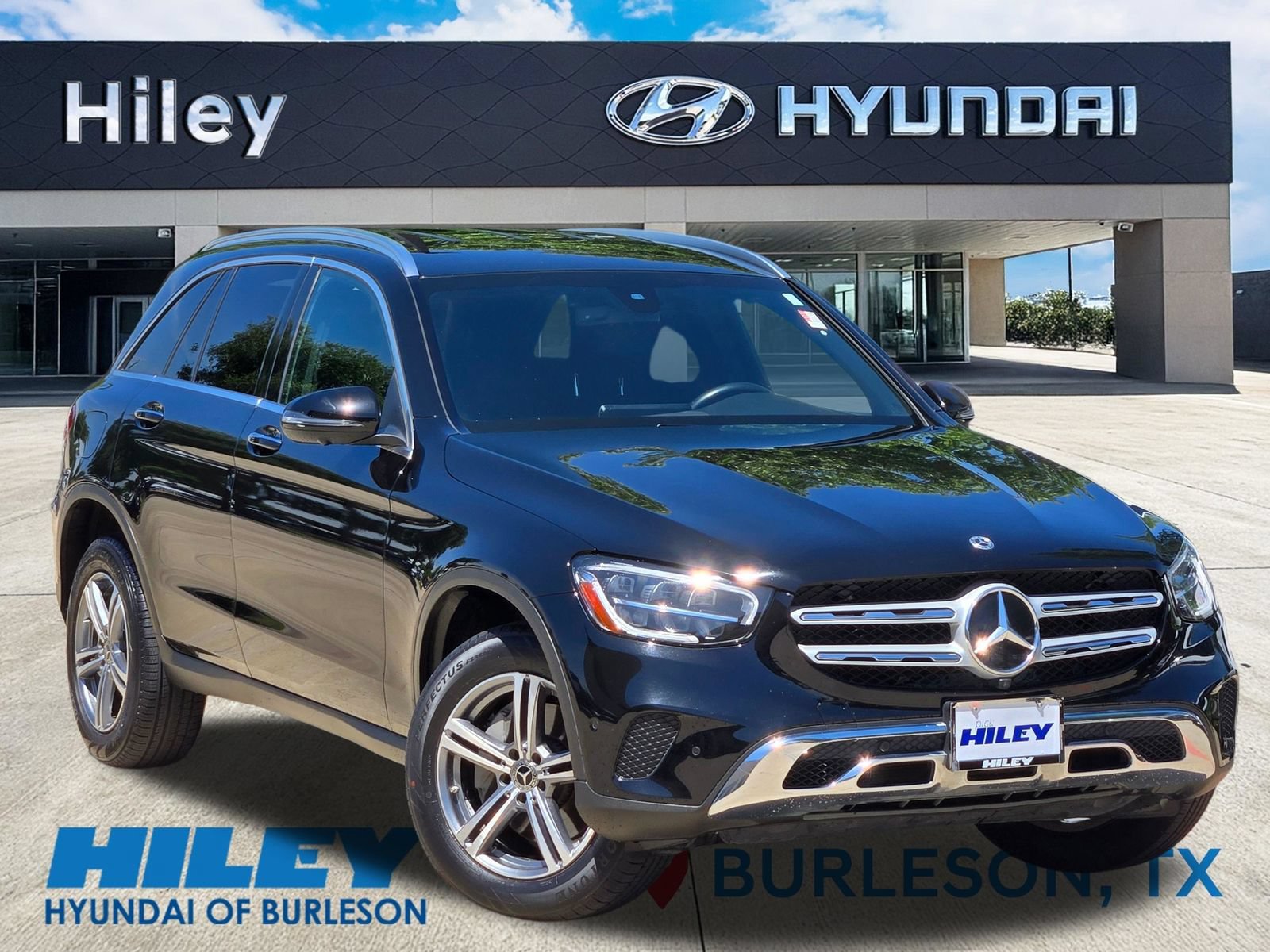 Used 2021 Mercedes-Benz GLC 300 image 2