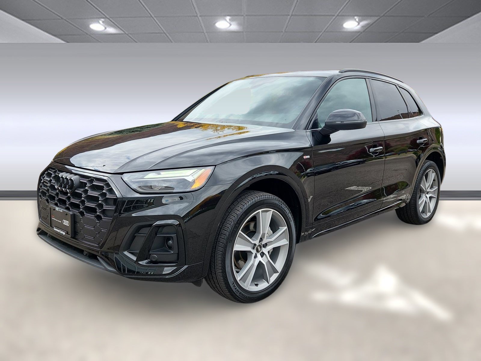 Used 2025 Audi Q5 2.0T Premium w/ Convenience Plus Package image 4