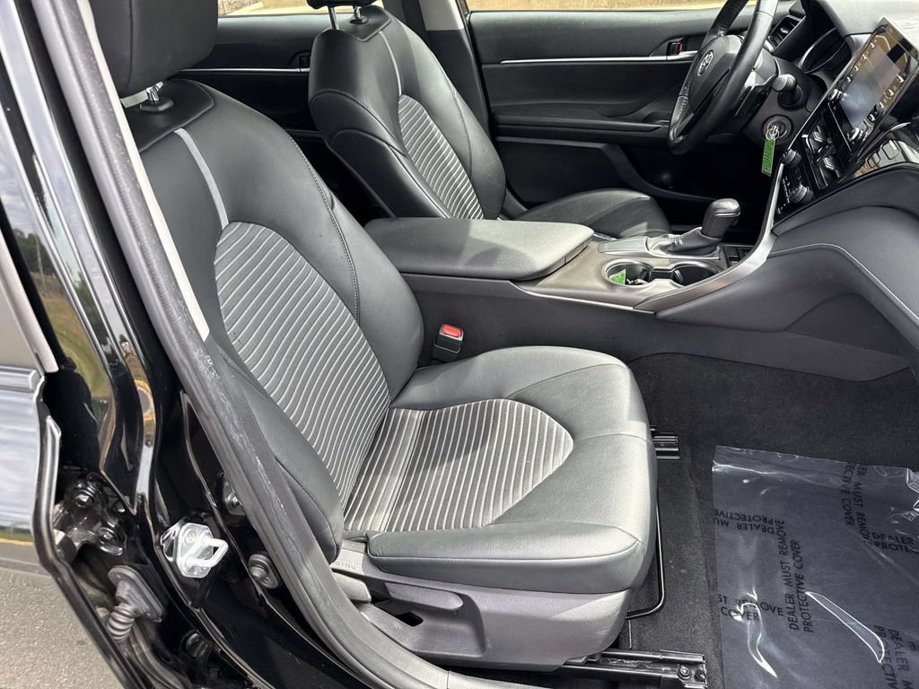 Used 2021 Toyota Camry SE FWD image 7