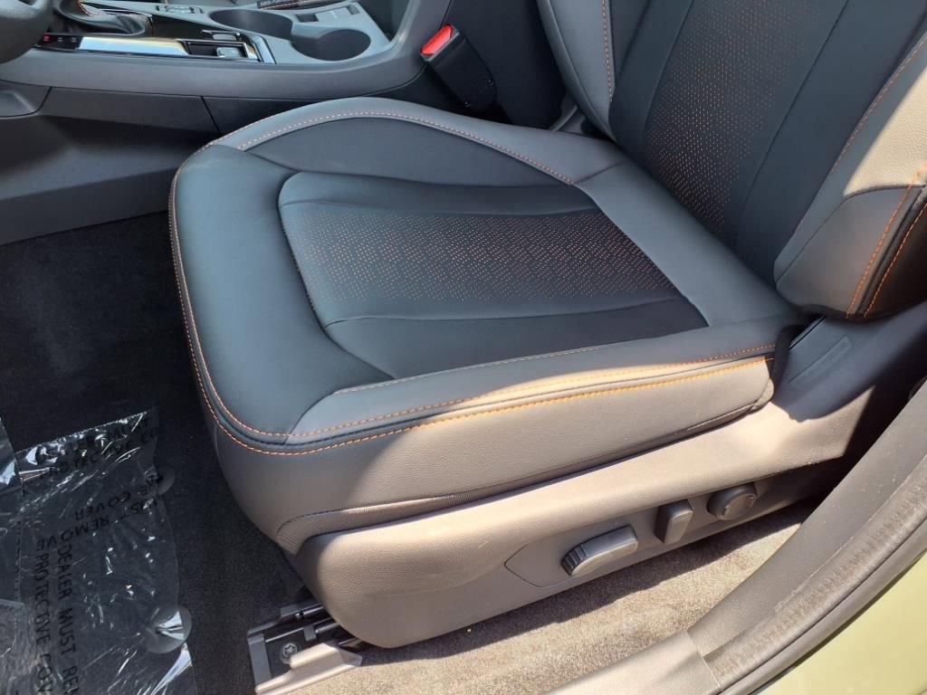 New 2025 Subaru Crosstrek 2.5i Limited w/ Popular Package #3A image 11