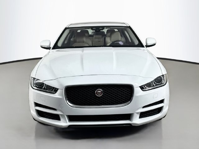 Used 2017 Jaguar XE Premium RWD image 2