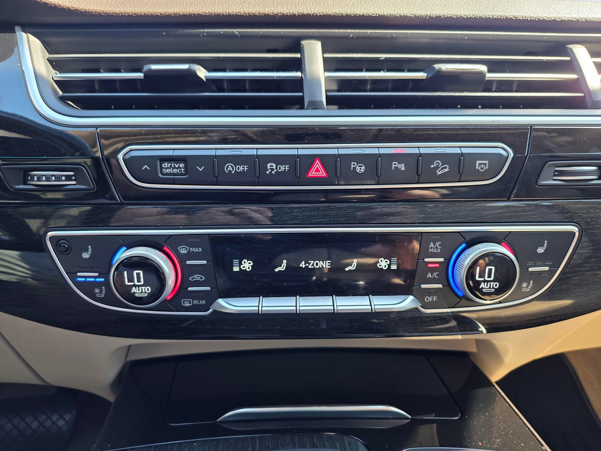 Used 2019 Audi Q7 3.0T Premium Plus w/ Premium Plus Package AWD/4WD image 16