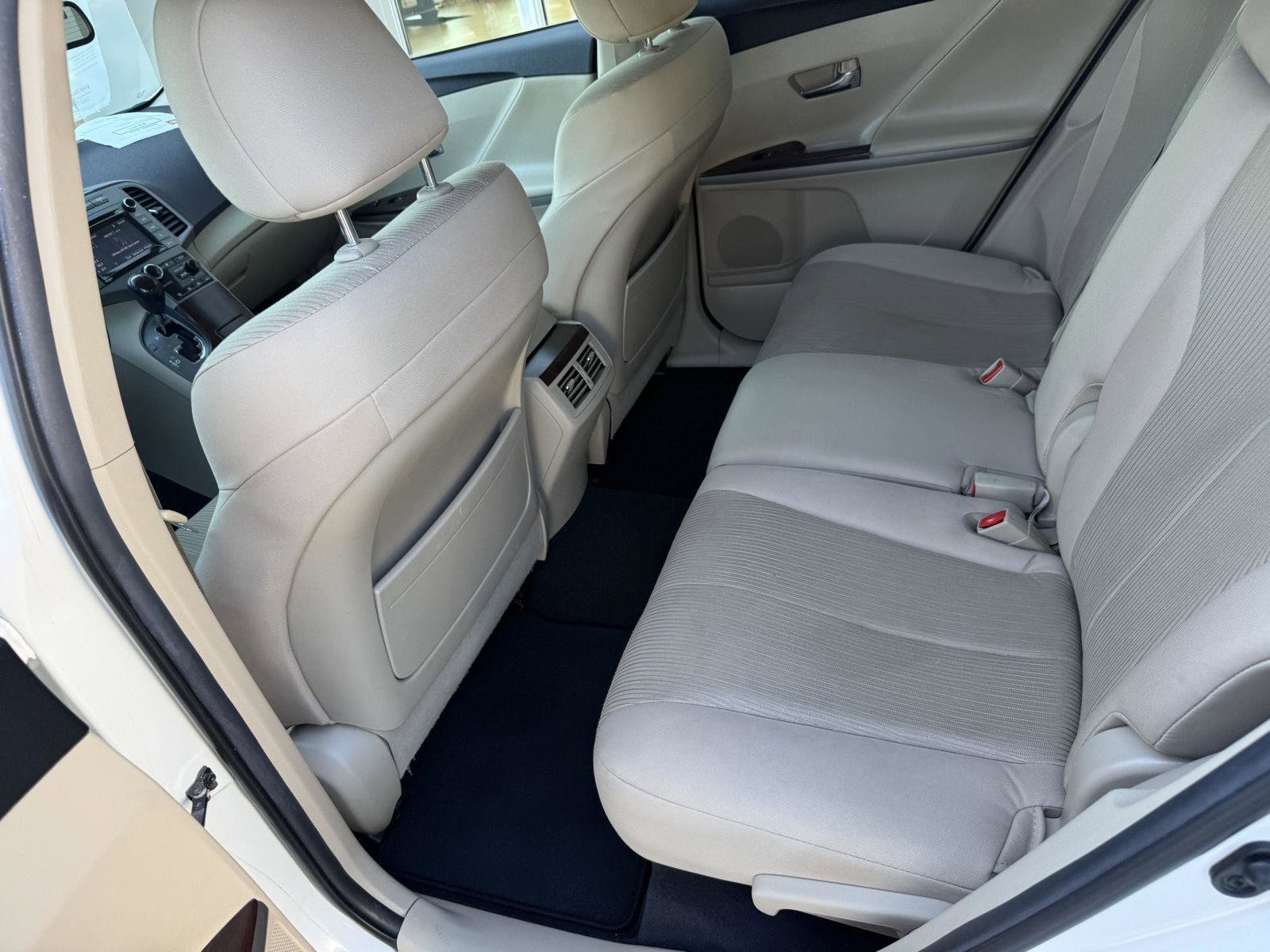 Used 2015 Toyota Venza LE AWD/4WD image 14