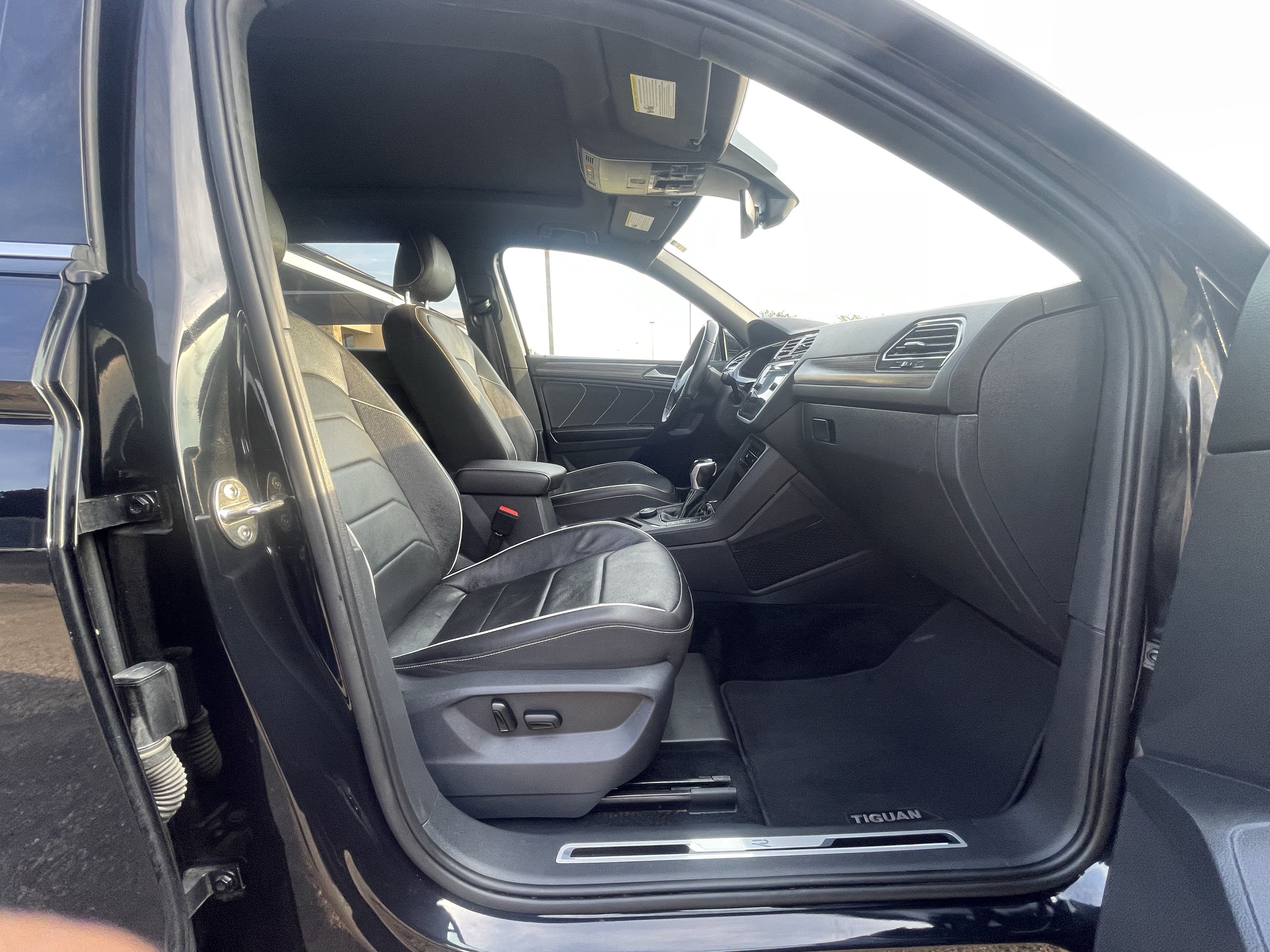 Used 2022 Volkswagen Tiguan SEL R-Line AWD/4WD image 9