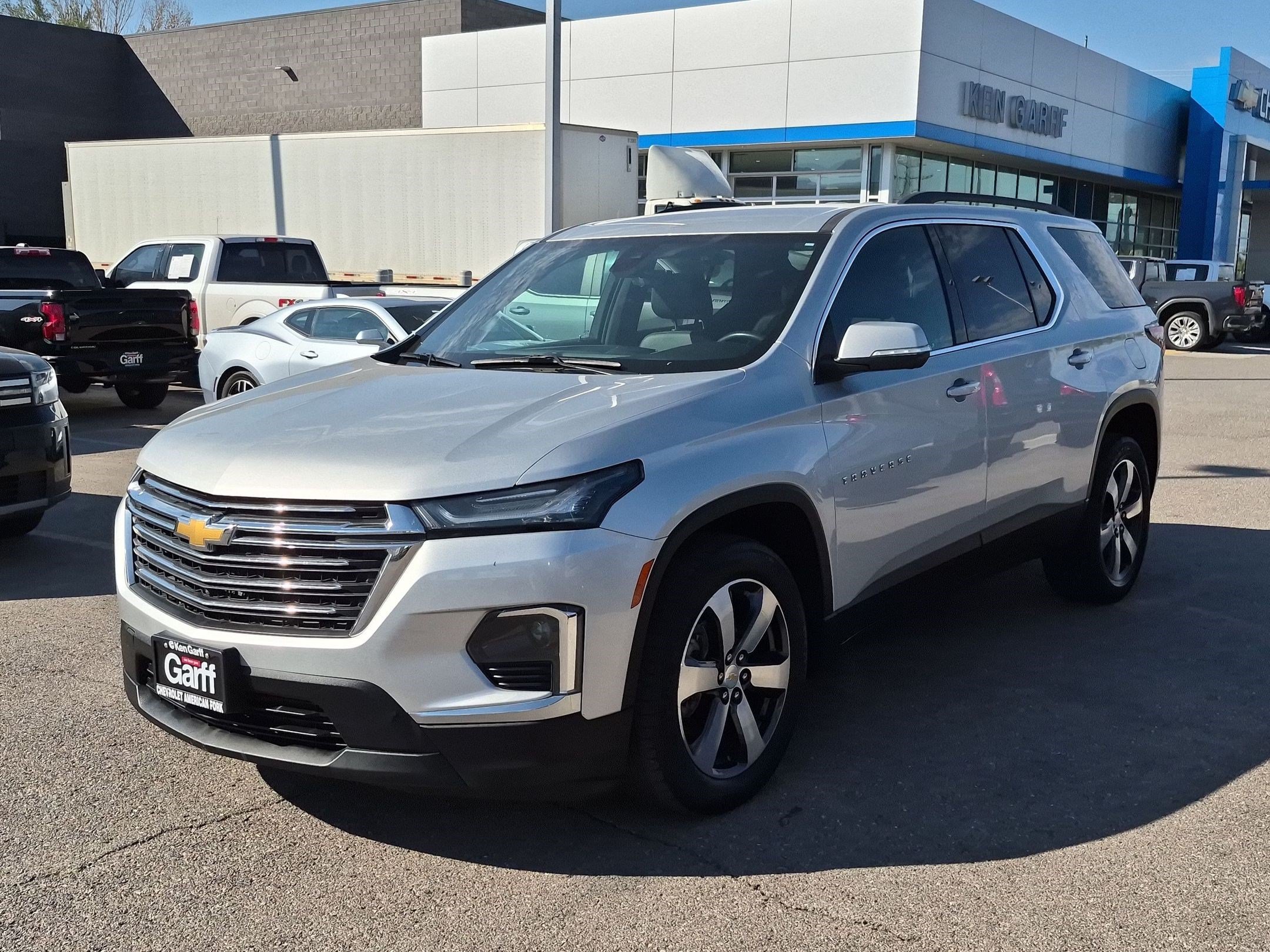Used 2022 Chevrolet Traverse LT w/ LT Premium Package AWD/4WD image 8
