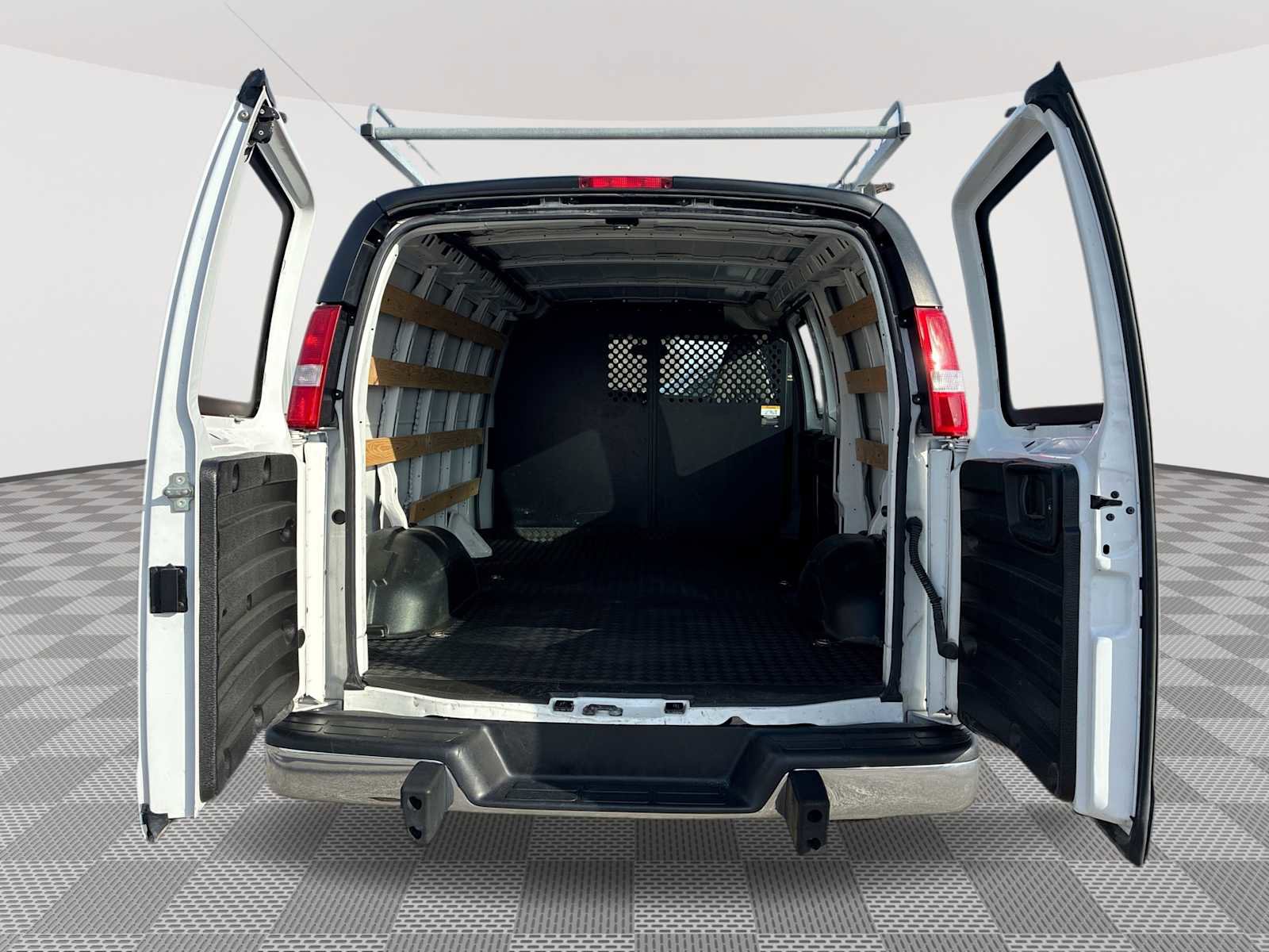 Certified 2022 GMC Savana 2500 image 22