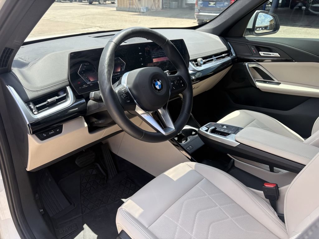 Used 2025 BMW X1 xDrive28i w/ Convenience Package AWD/4WD image 14