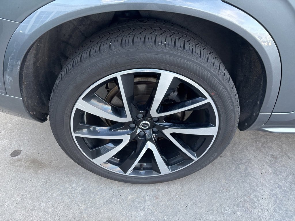 Used 2020 Volvo XC90 T6 Momentum w/ Protection Package Premier image 15
