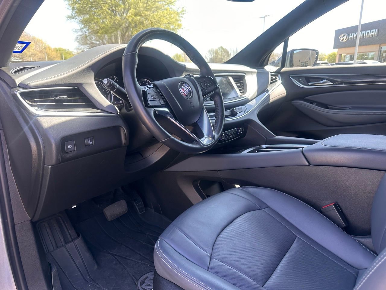 Used 2023 Buick Enclave Essence w/ Sport Touring Edition image 28