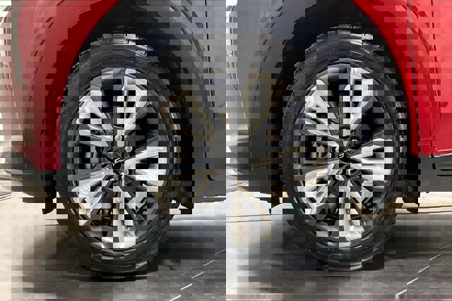 Used 2023 Chevrolet Bolt EUV LT w/ Convenience Package image 9