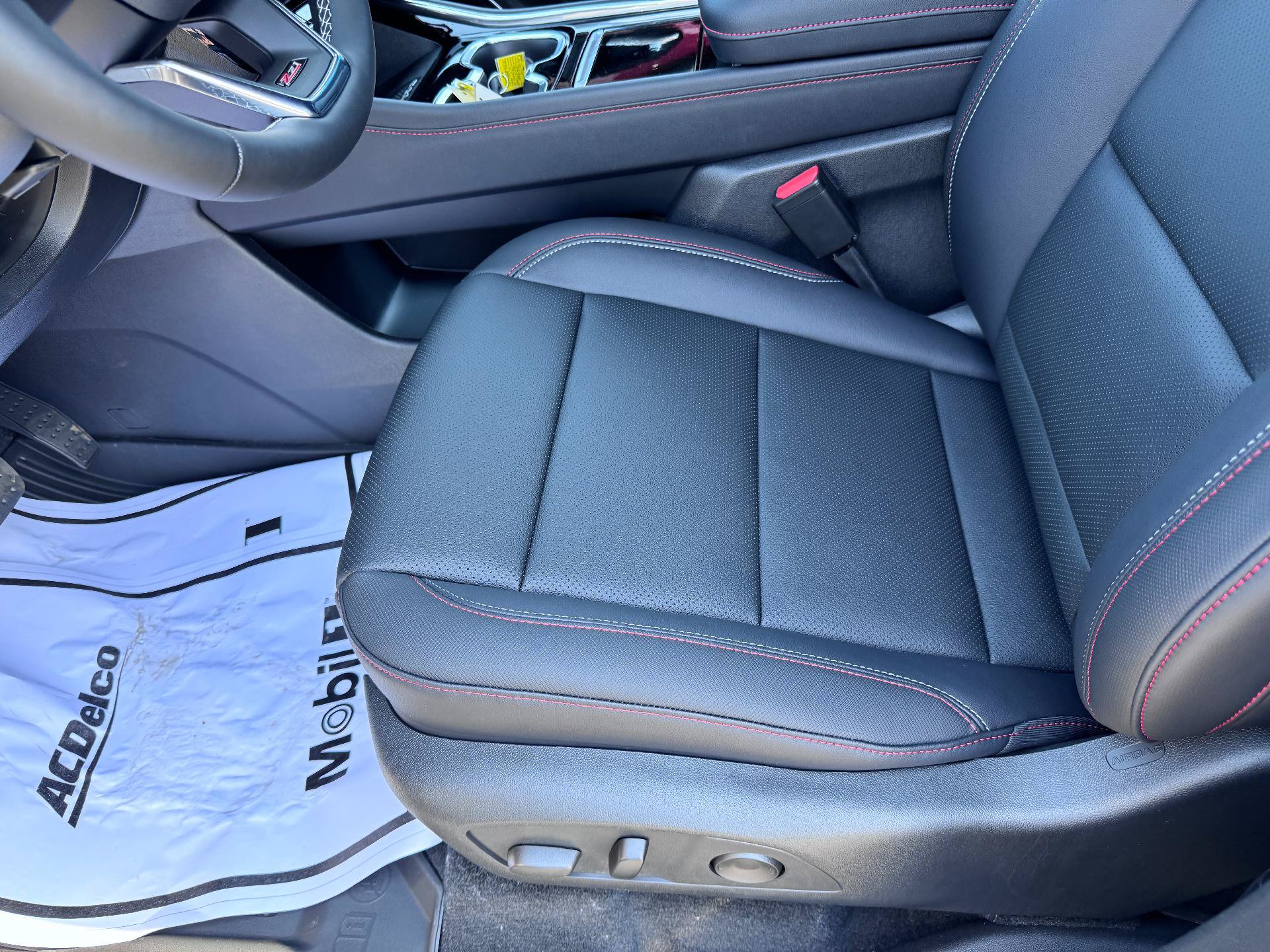 New 2026 Chevrolet Traverse Z71 w/ Enhanced Driving Package AWD/4WD image 11