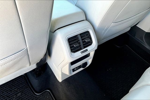 Used 2022 Volkswagen Tiguan SE image 25