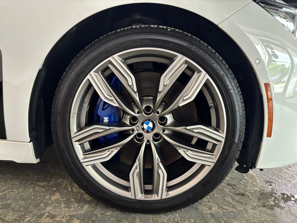 Used 2022 BMW M760i xDrive image 23