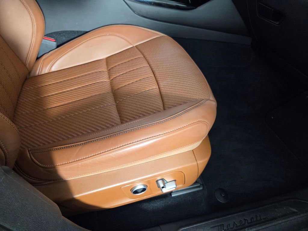 Used 2022 Maserati Levante Modena image 31