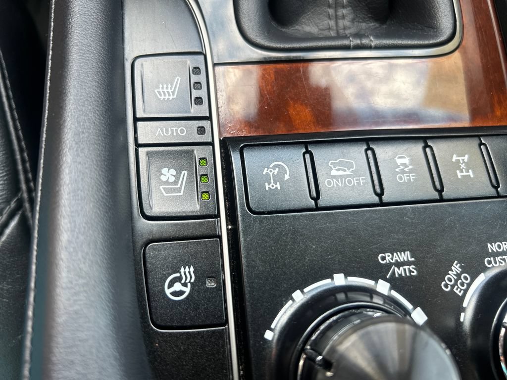 Used 2016 Lexus LX 570 4WD w/ Luxury Package image 32
