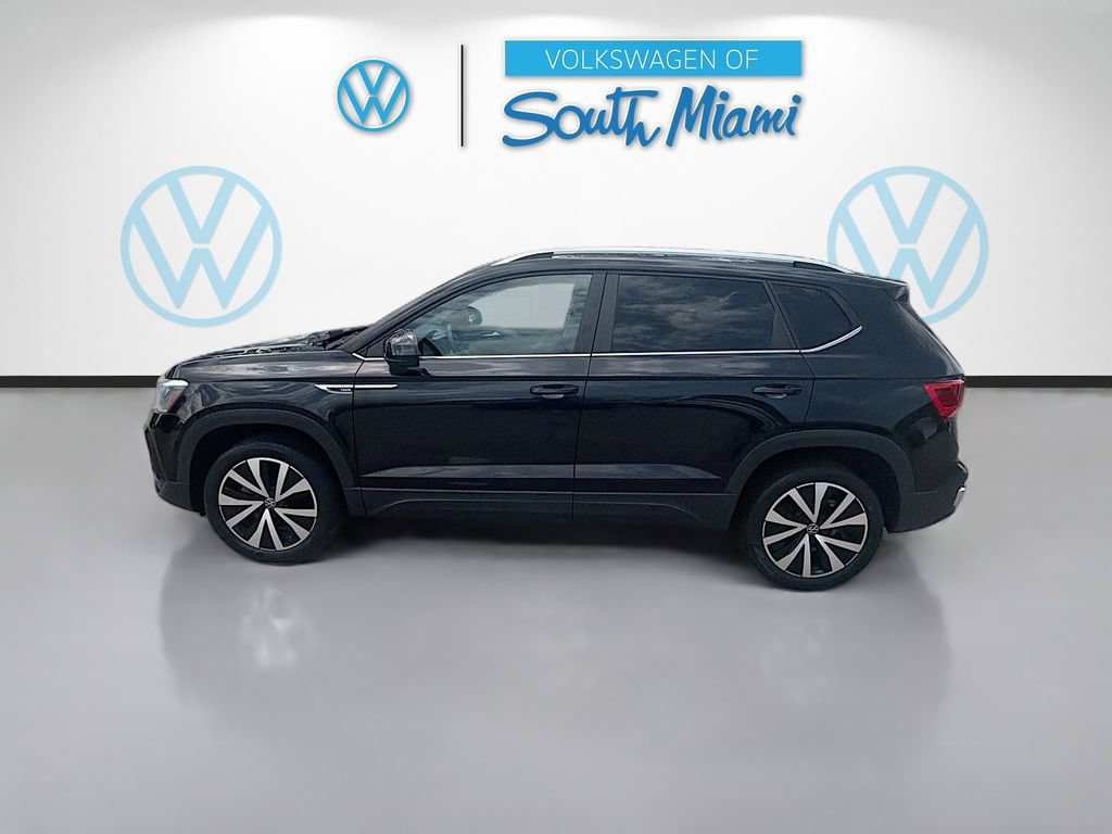 Used 2022 Volkswagen Taos SE FWD image 4
