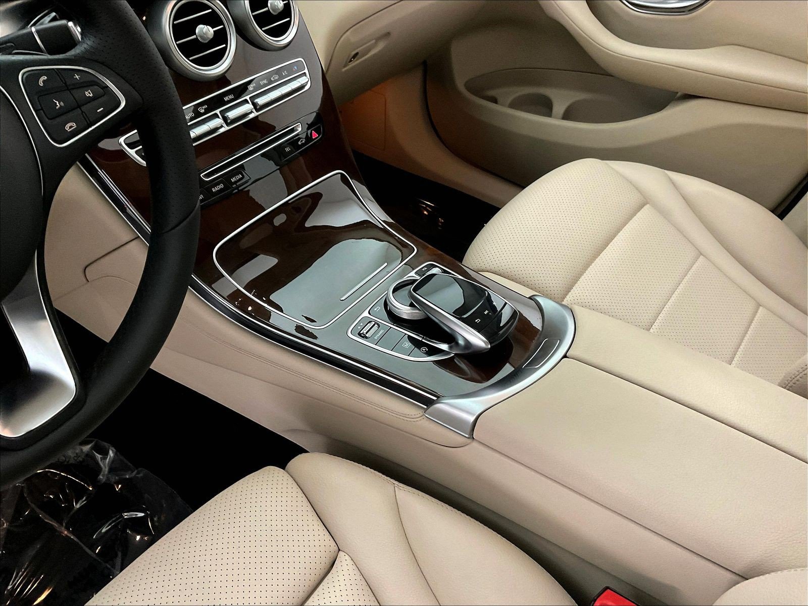 Used 2018 Mercedes-Benz GLC 300 4MATIC image 18