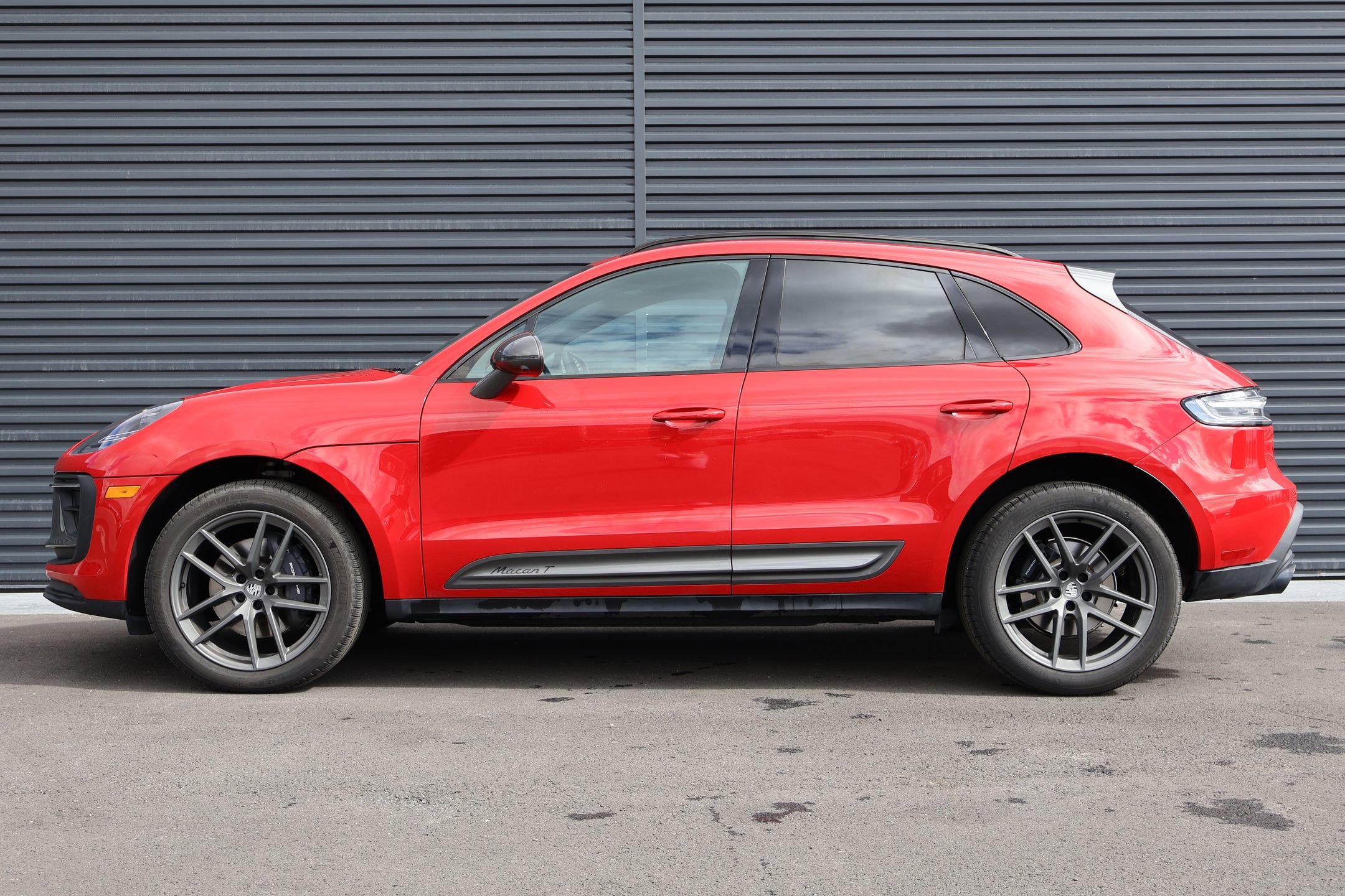 Used 2024 Porsche Macan Turbo image 2