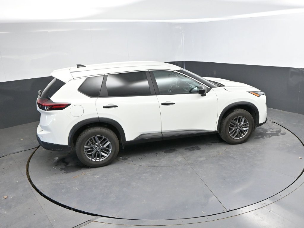 Used 2024 Nissan Rogue S AWD/4WD image 30