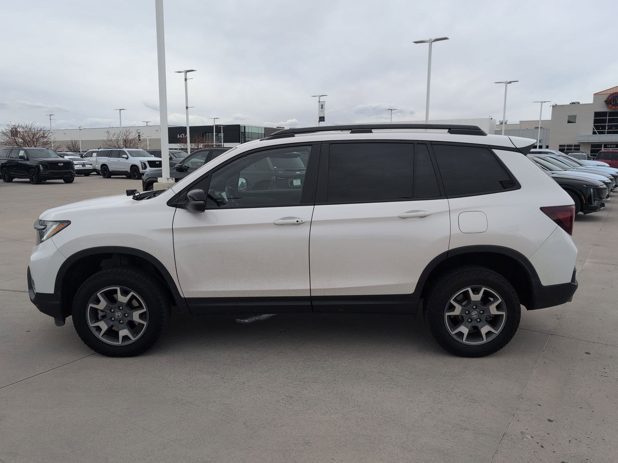 Used 2023 Honda Passport TrailSport image 3