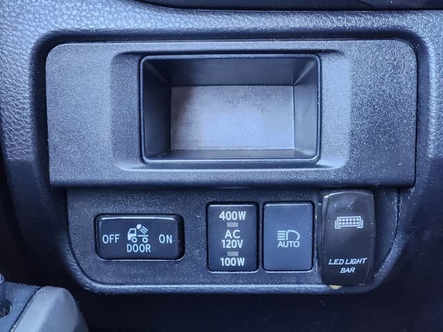 Used 2018 Toyota Tacoma Limited AWD/4WD image 22