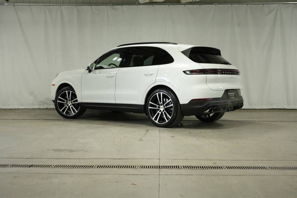 New 2026 Porsche Cayenne image 3