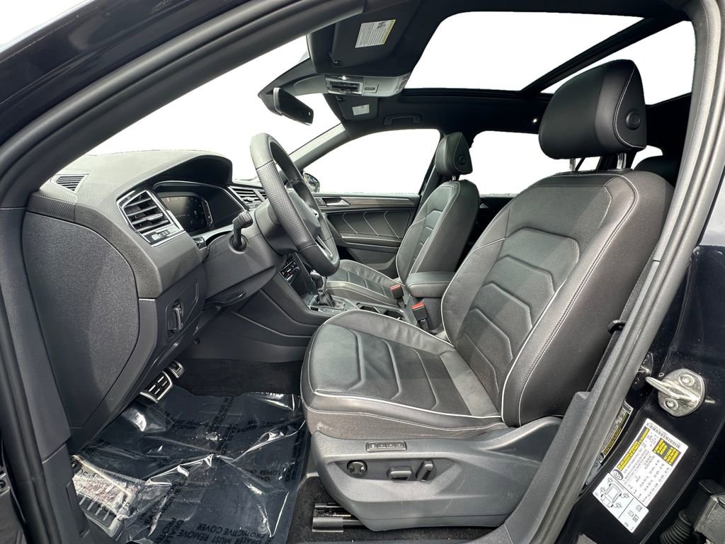 Used 2022 Volkswagen Tiguan SEL R-Line image 9