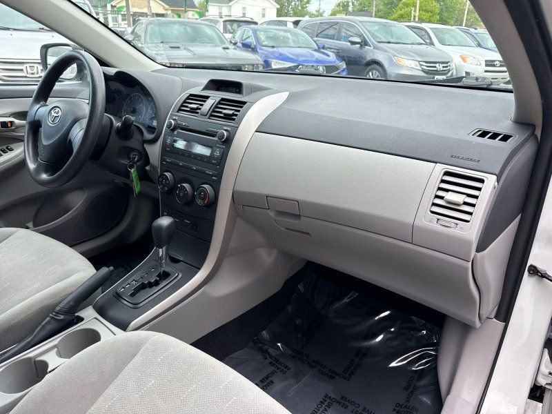 Used 2013 Toyota Corolla L FWD image 16