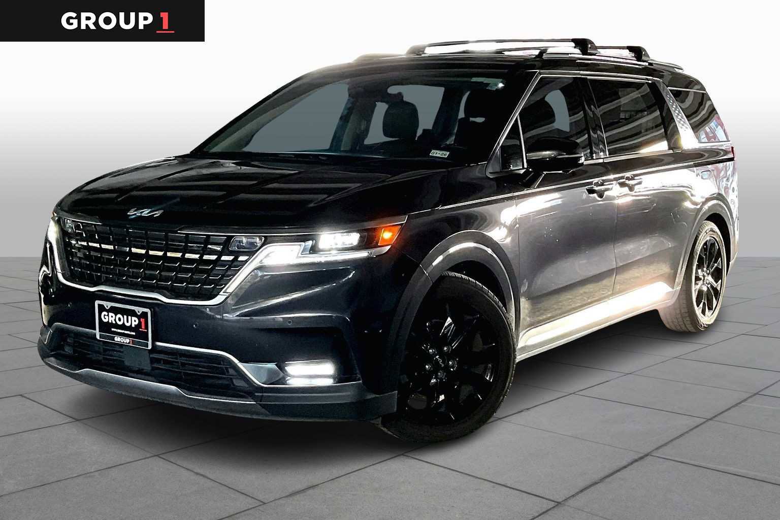 Used 2022 Kia Carnival SX Prestige image 1