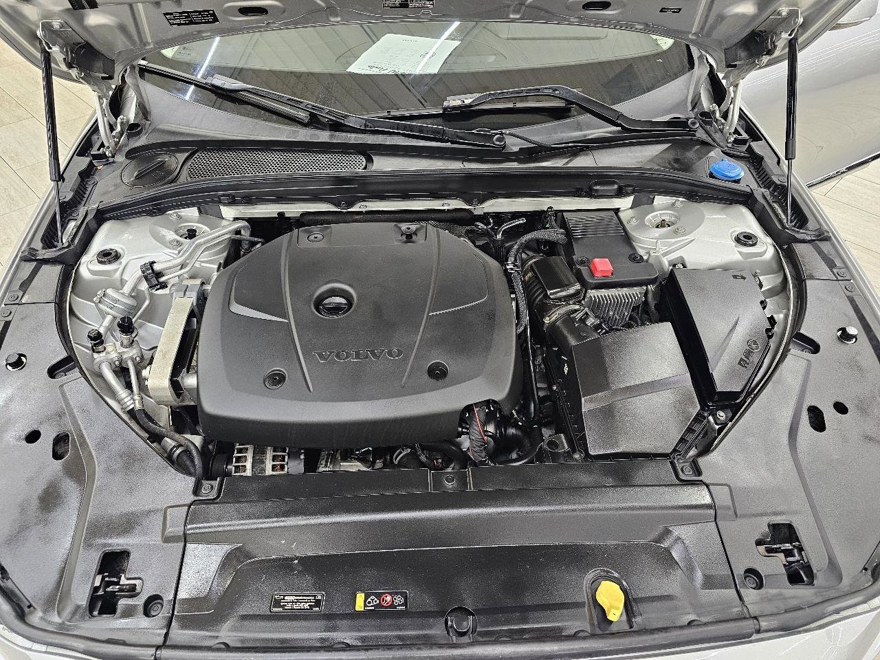 Used 2017 Volvo S90 T6 Inscription w/ Vision Package image 44