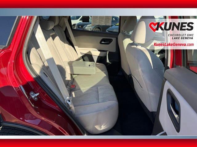 Used 2025 Nissan Rogue SV image 17