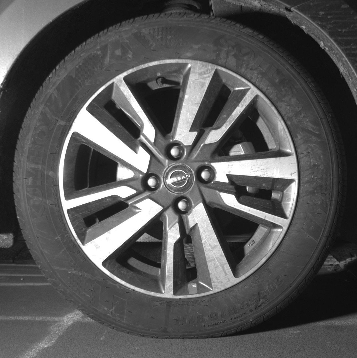 Used 2025 Nissan Versa SV image 13