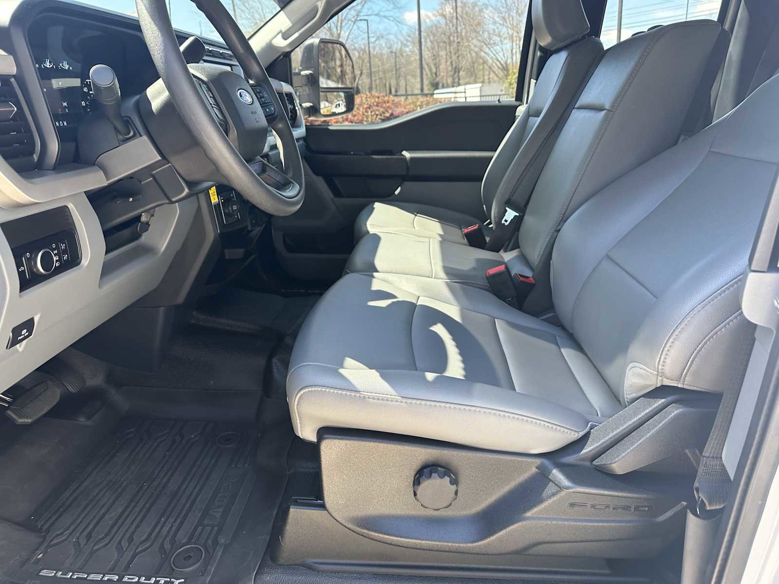 Used 2024 Ford F250 XL image 7