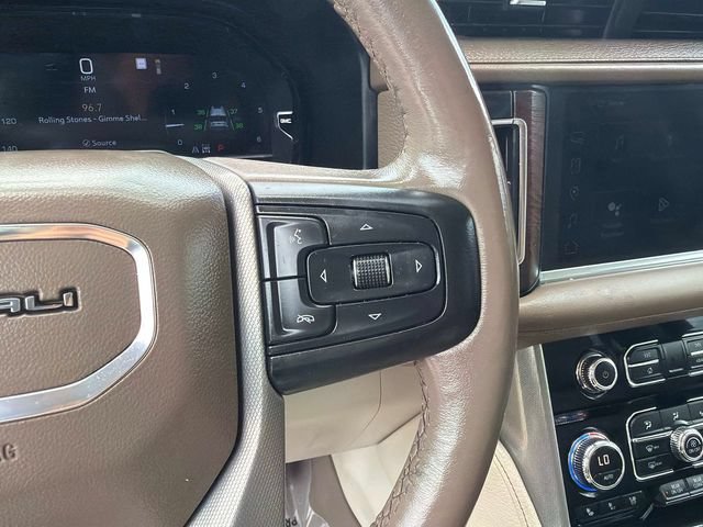 Used 2022 GMC Yukon XL Denali w/ Advanced Technology Package AWD/4WD image 32