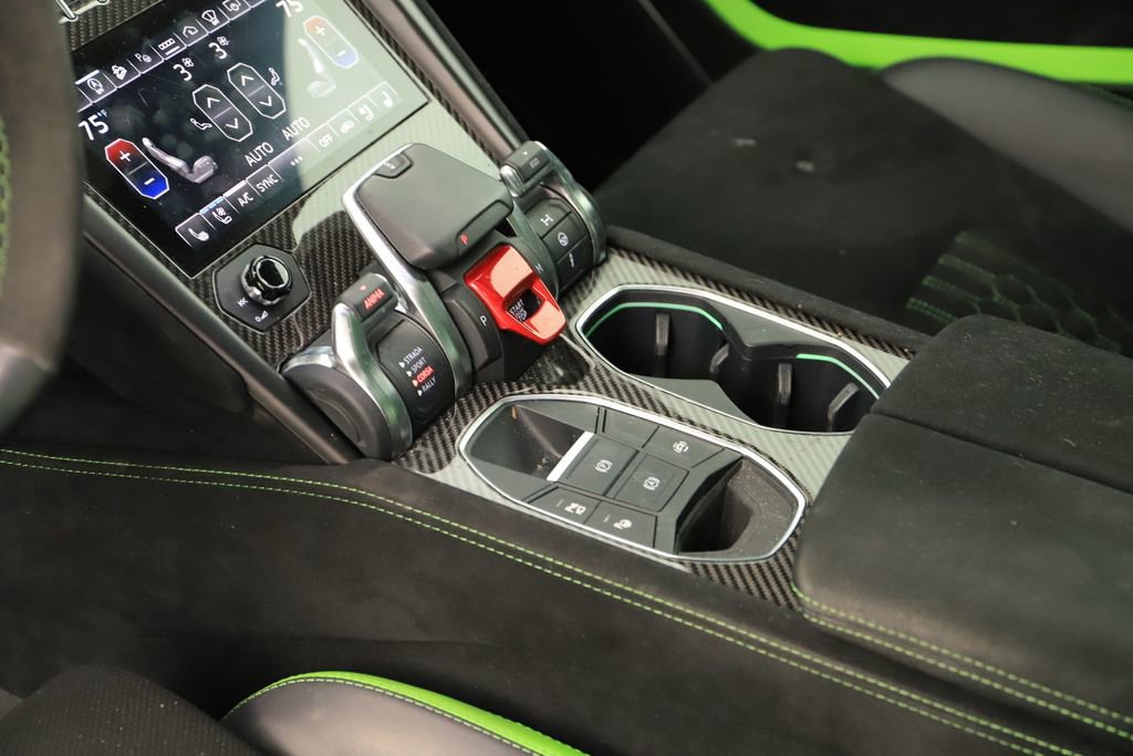 Used 2023 Lamborghini Urus Performante AWD/4WD image 17