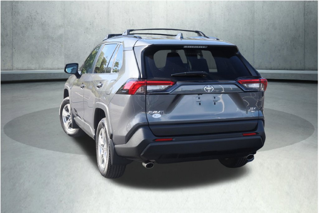 Used 2024 Toyota RAV4 XLE w/ Convenience Package AWD/4WD image 9