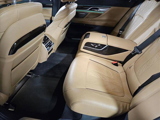Used 2022 BMW 740i xDrive w/ Premium Package AWD/4WD image 18