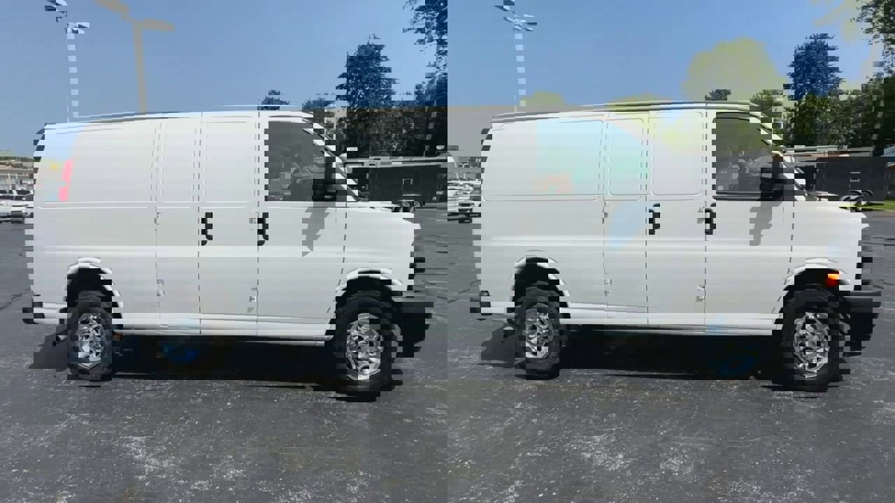 Used 2020 Chevrolet Express 2500 Extended image 9